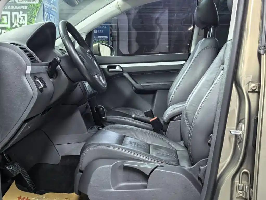 Volkswagen Touran — миниатюра 4