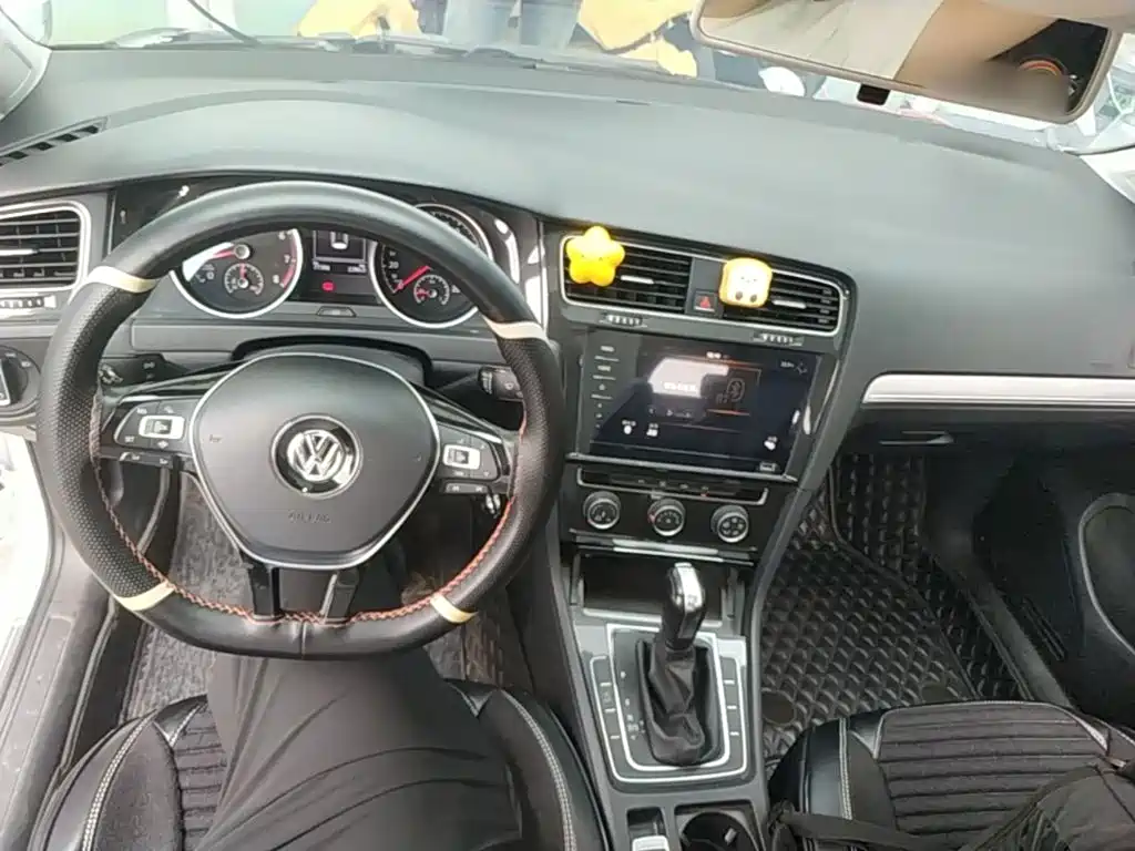 Volkswagen Golf — миниатюра 10