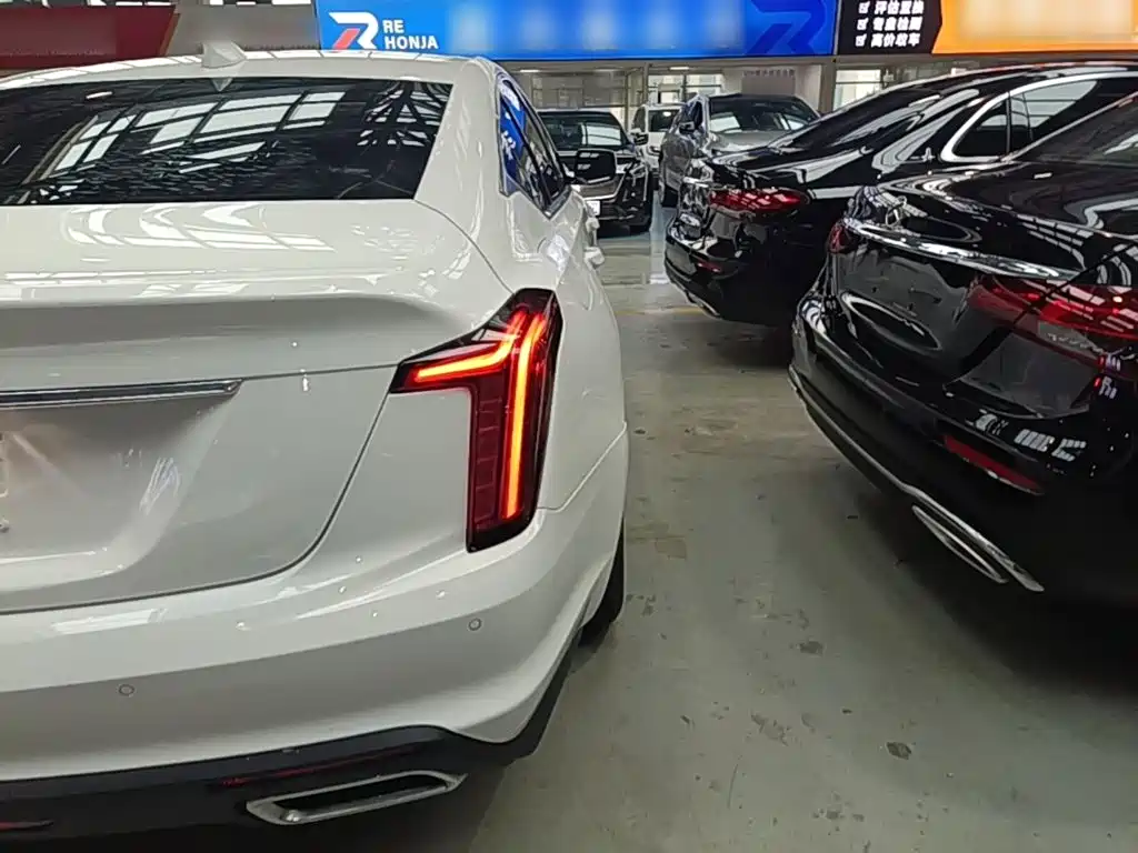 Cadillac CT5 — миниатюра 8