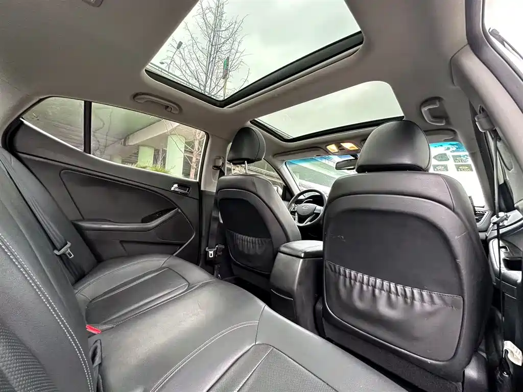 Kia K5 2012 2.0L AT DLX-2