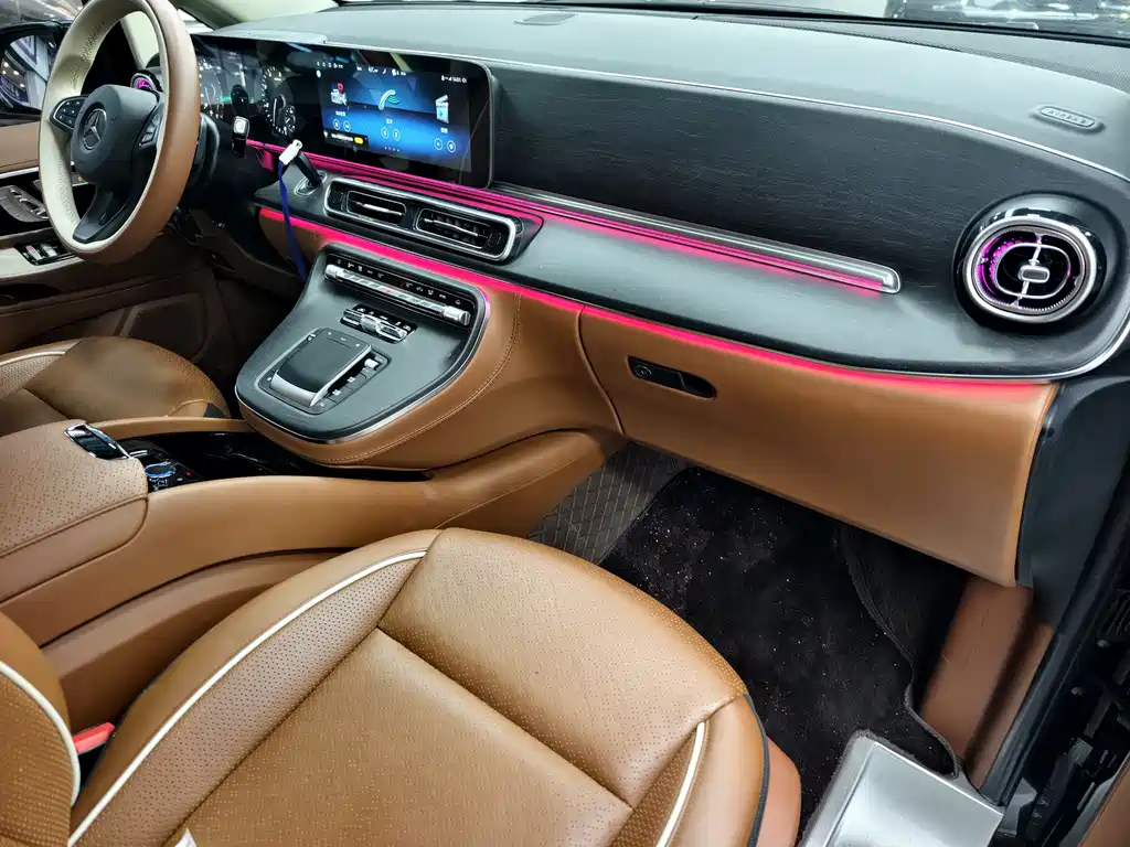 Mercedes-Benz Vito 2021 2.0T 7 мест