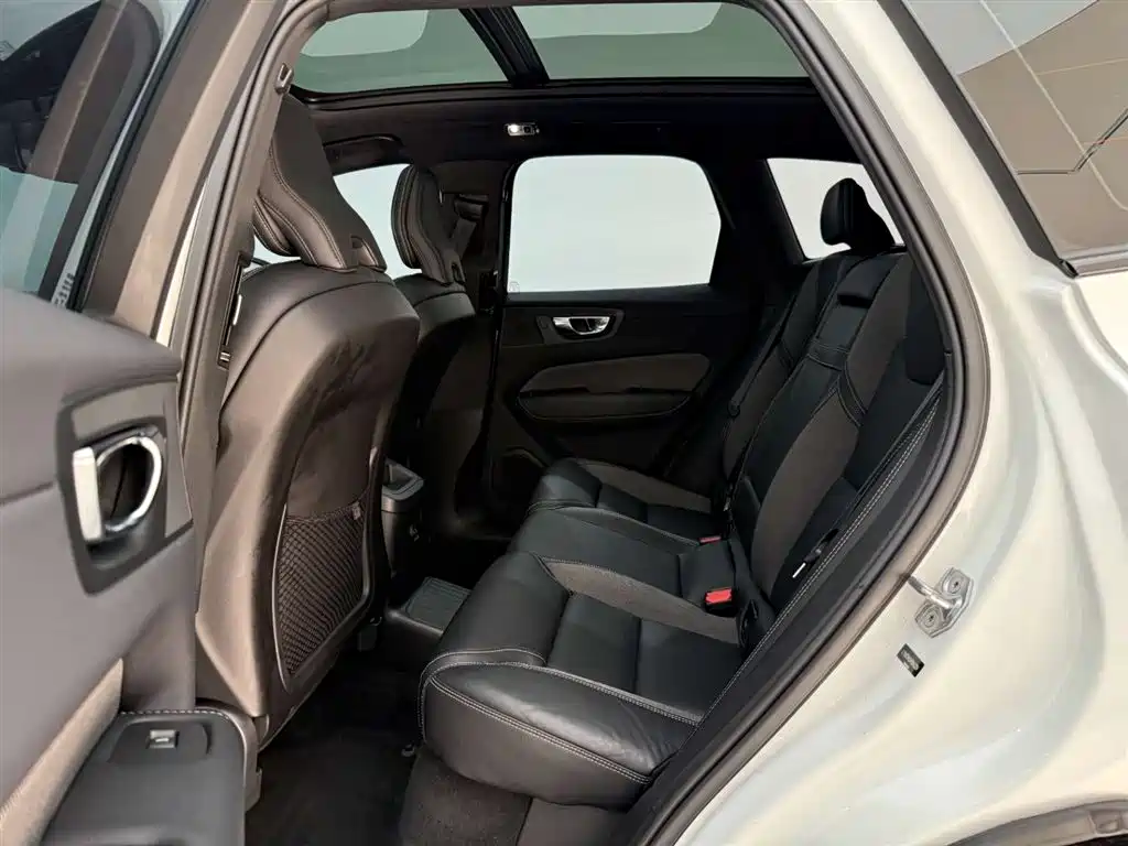 VOLVO XC60 PLUG IN HYBRID