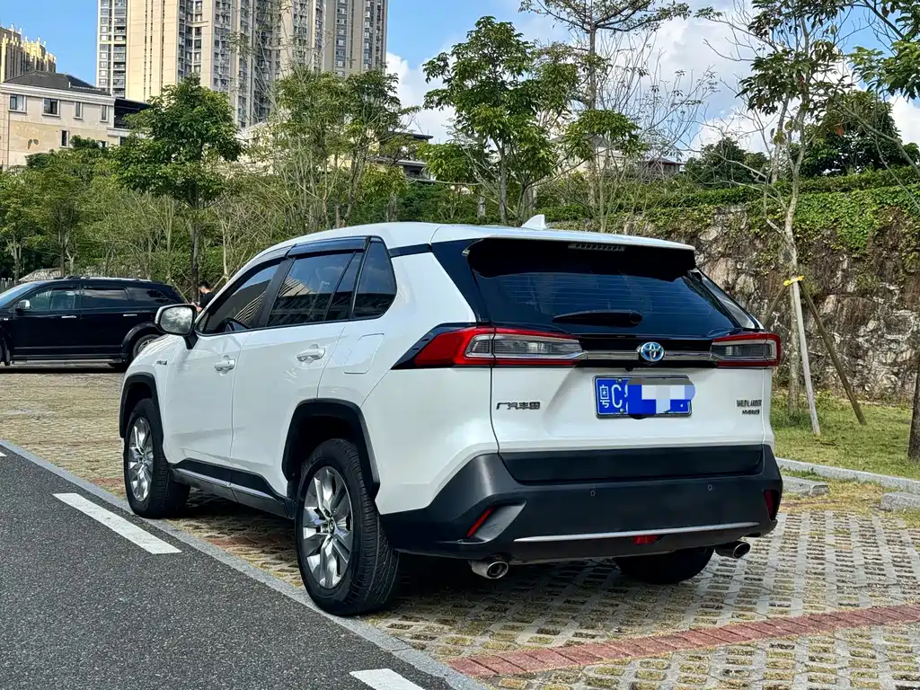 Toyota Wildlander — миниатюра 7