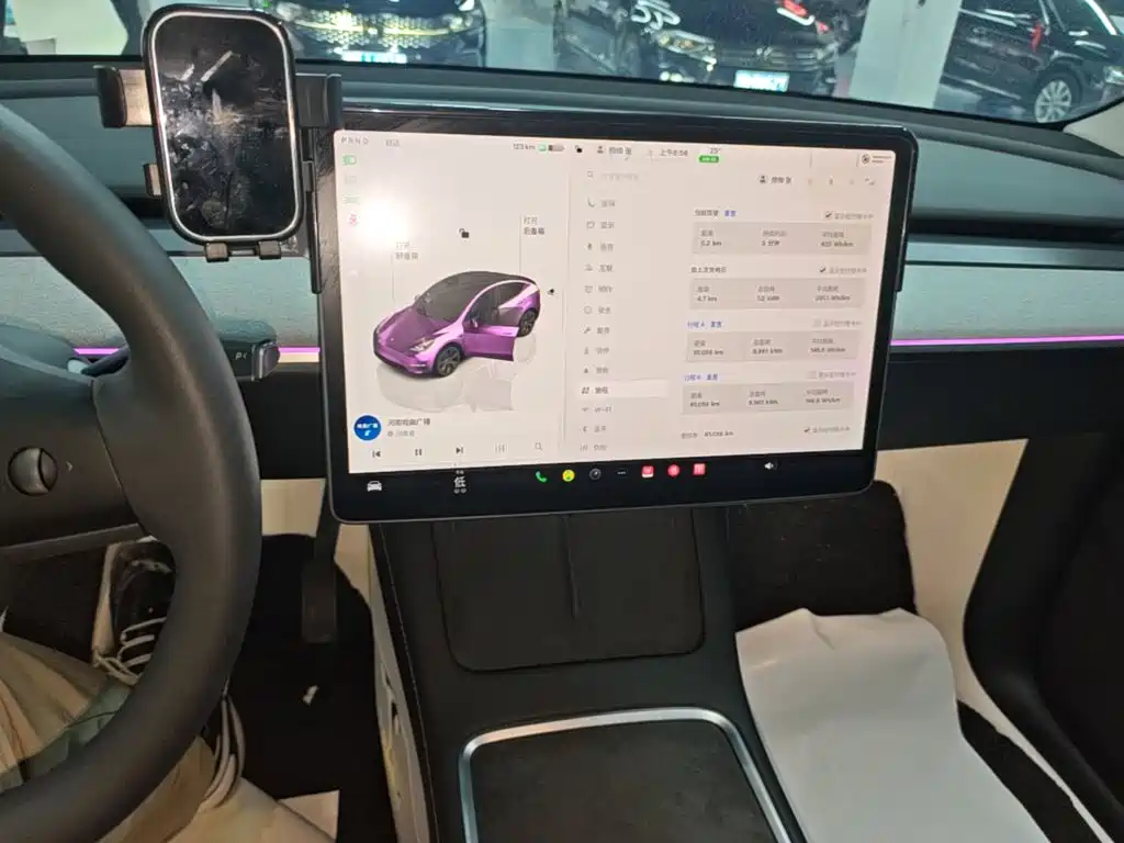 Tesla Model Y — миниатюра 13