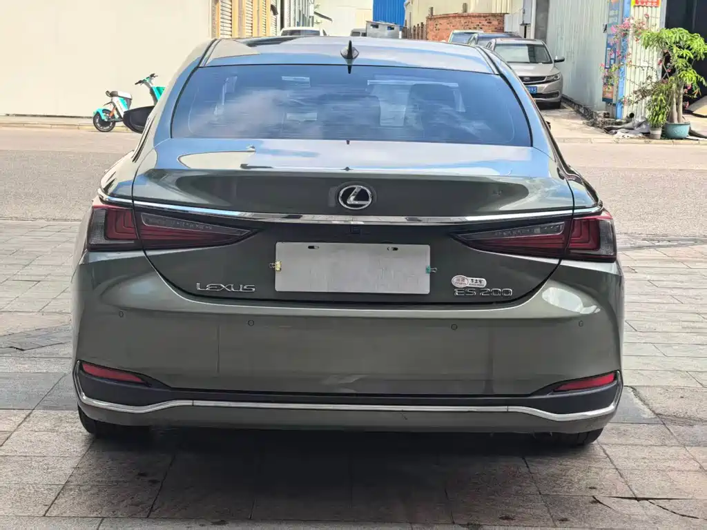 Lexus ES — миниатюра 6