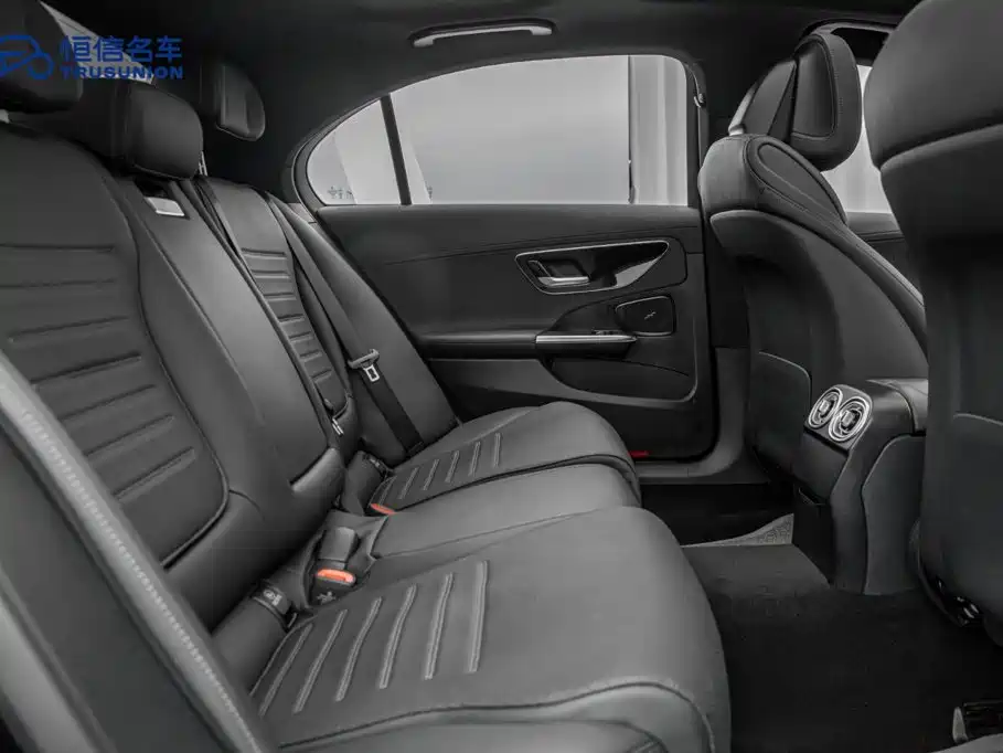 Mercedes-Benz C-Class — миниатюра 16