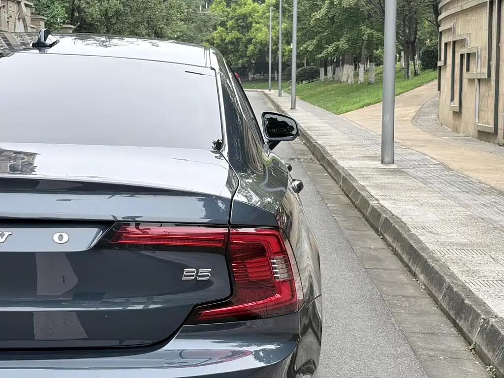 Volvo S90 — миниатюра 9