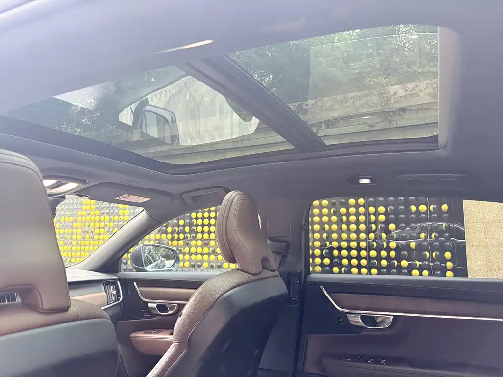 Volvo S90 — миниатюра 17