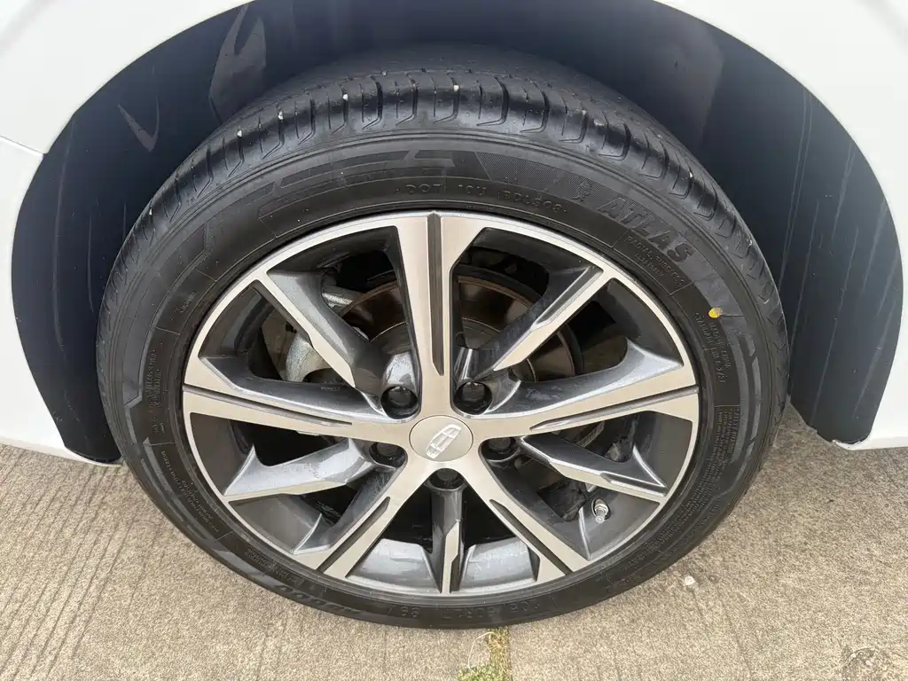 Geely Emgrand — миниатюра 5