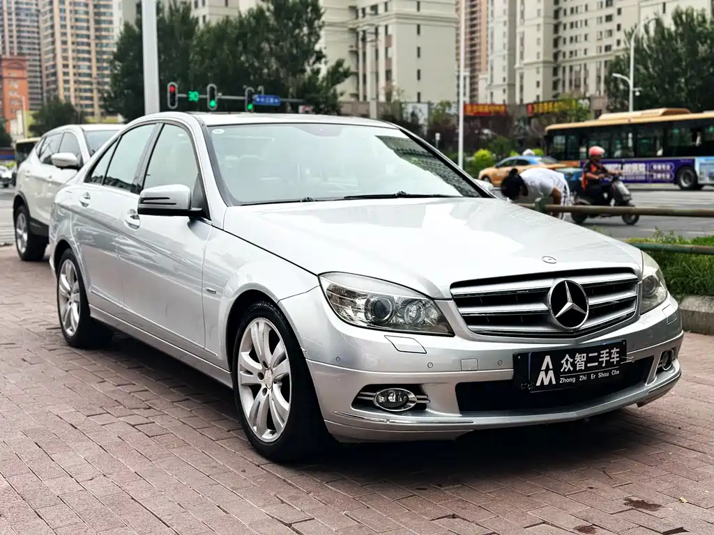 Mercedes-Benz C-Class C 2010 C 300 Fashion