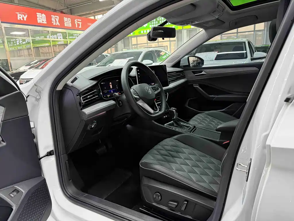 Volkswagen Sagitar 2023 280TSI DSG