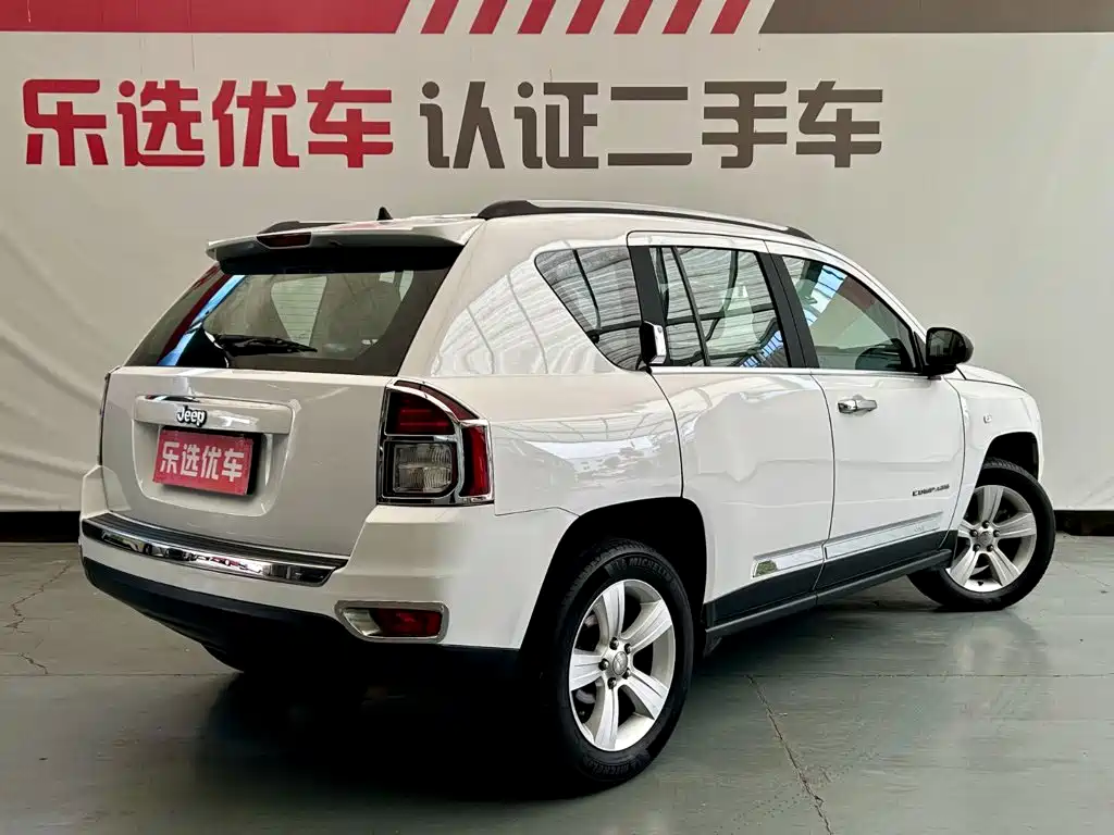 Jeep Compass (Import) — миниатюра 5
