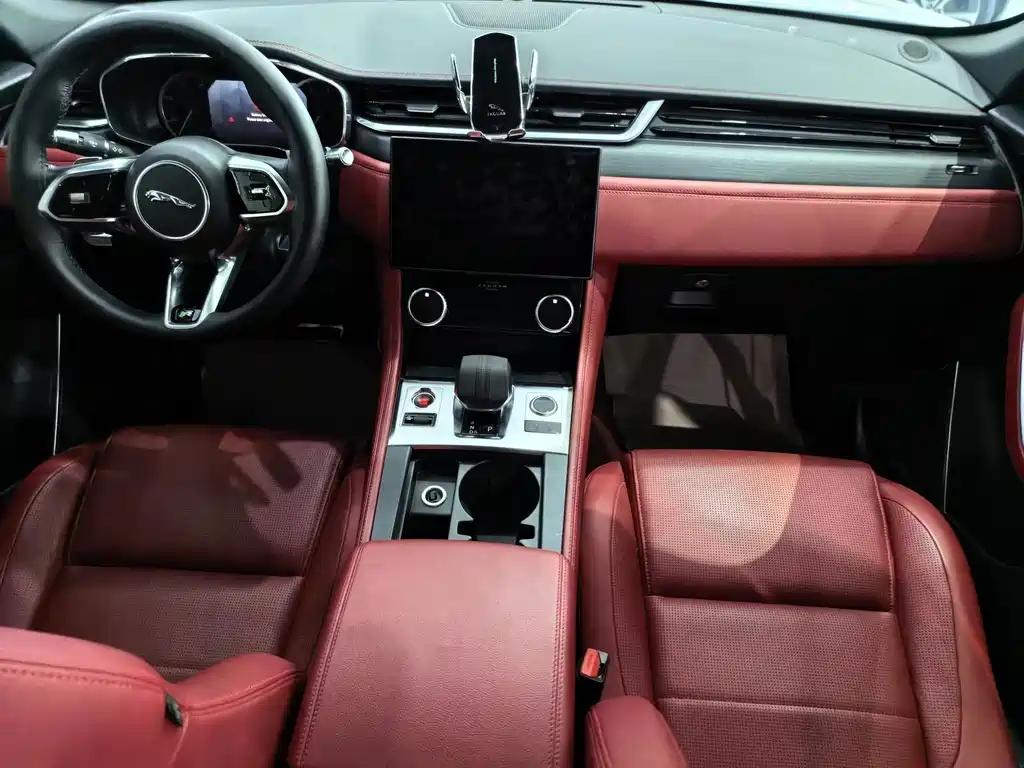 Jaguar F-PACE — миниатюра 5