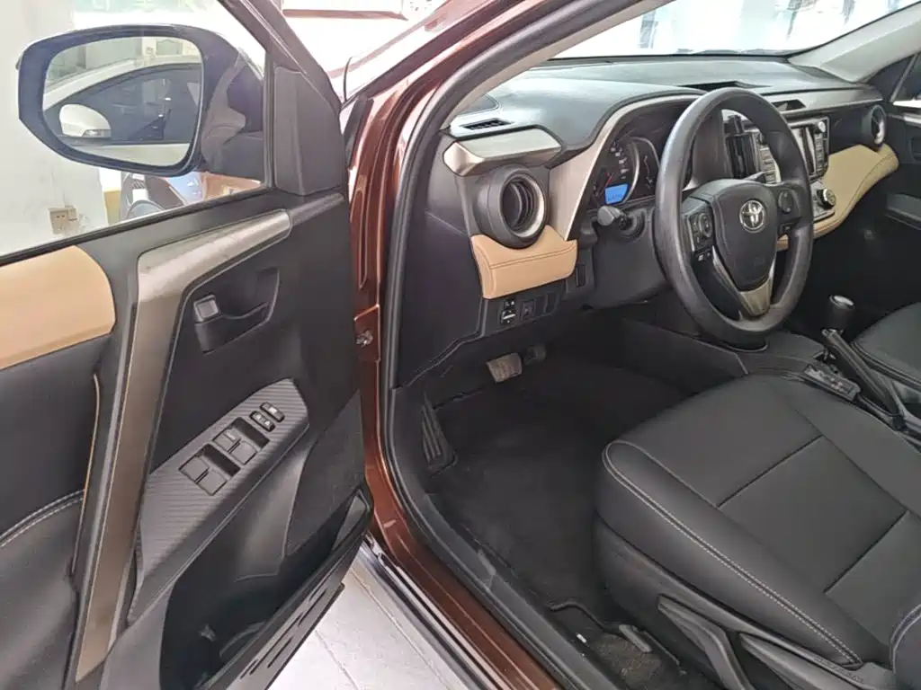 Toyota RAV4 — миниатюра 16