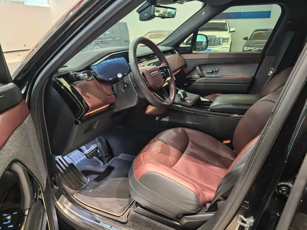 Land Rover Range Rover Sport 2025 400PS Dynamic SE