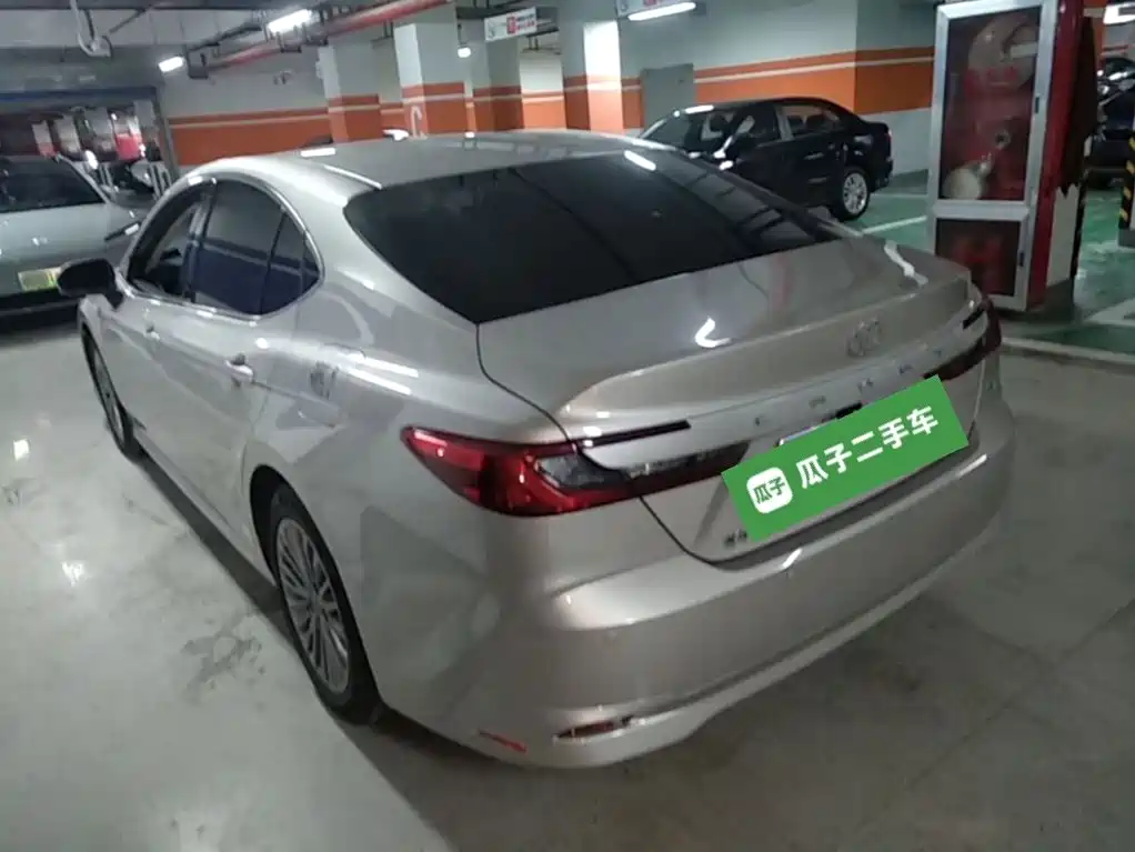 Toyota Camry — миниатюра 5