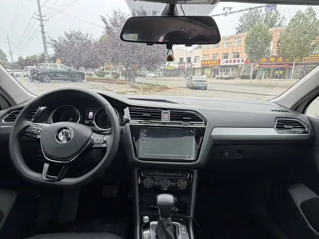 Volkswagen Tiguan L — миниатюра 9