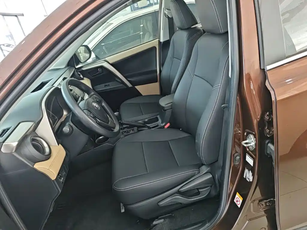 Toyota RAV4 — миниатюра 15