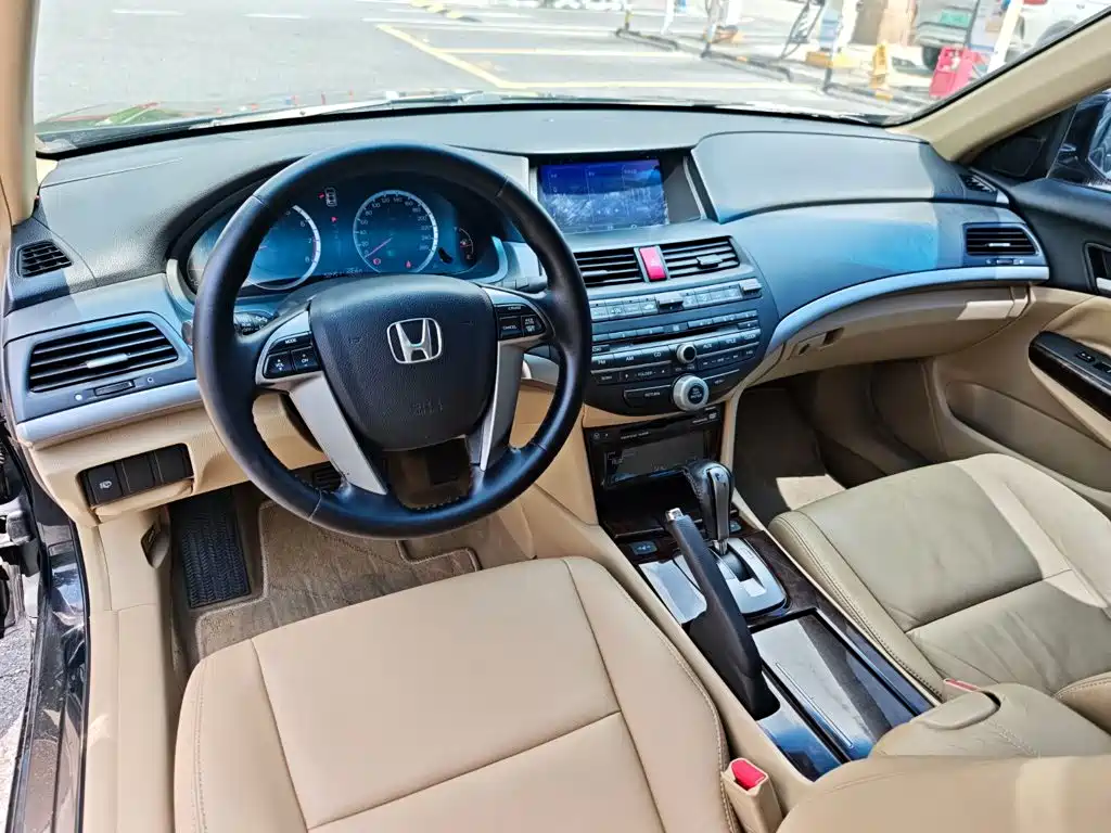 Honda Accord — миниатюра 12