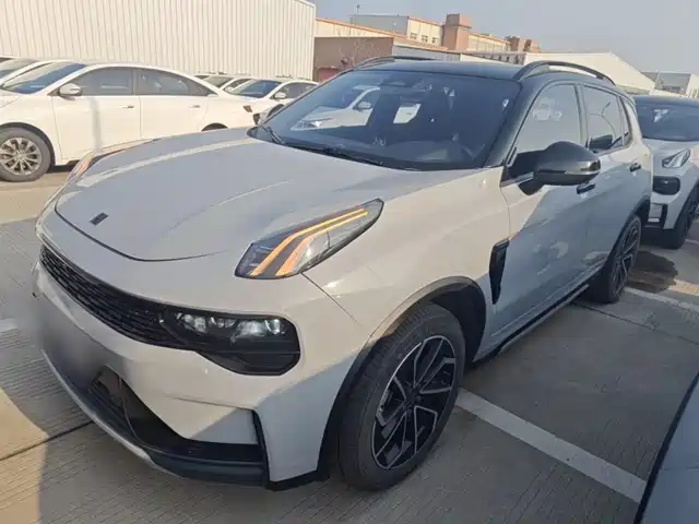 2023 Lynk & Co 01