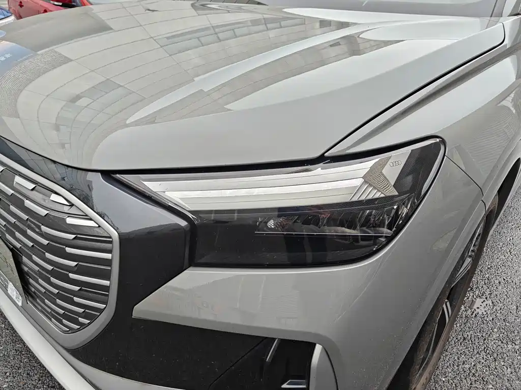 Audi Q4 e-tron — миниатюра 15
