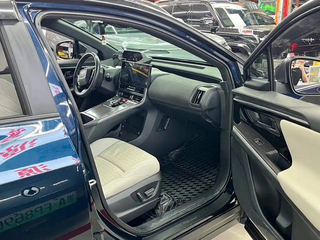 Toyota bZ4X — миниатюра 17