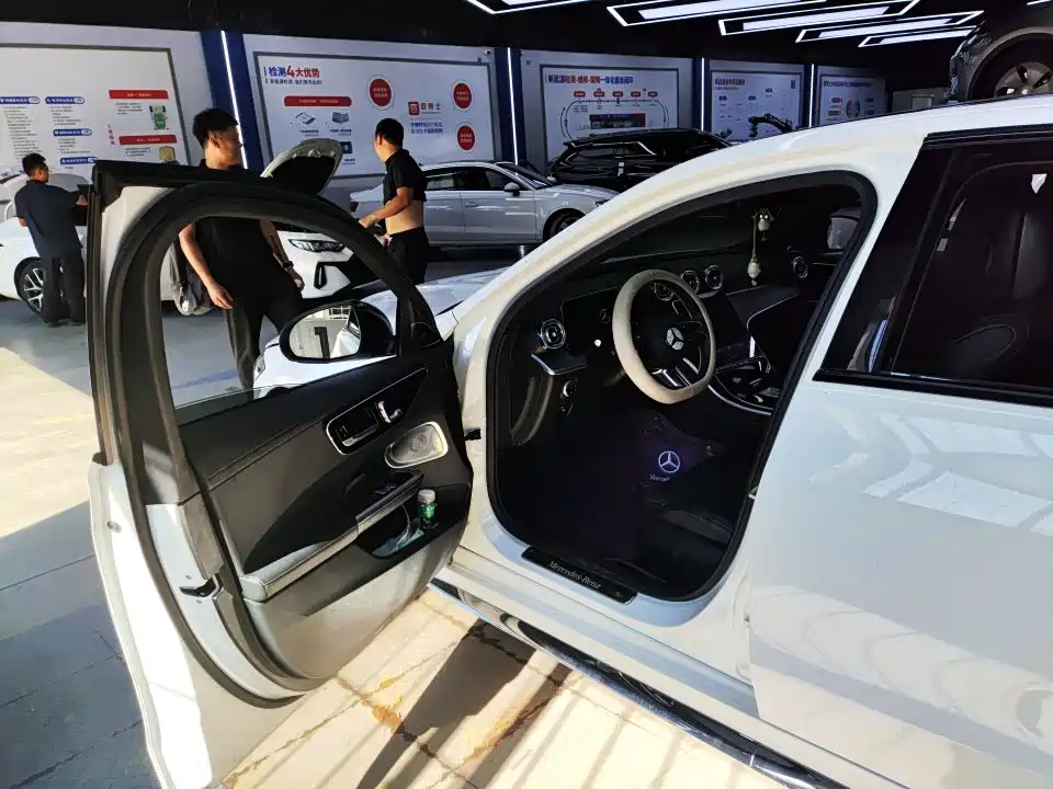 Mercedes-Benz C-Class — миниатюра 2
