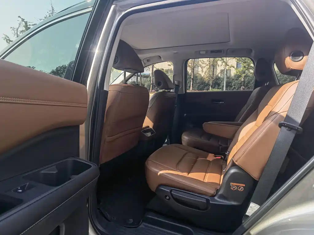 Nissan Teramont — миниатюра 5