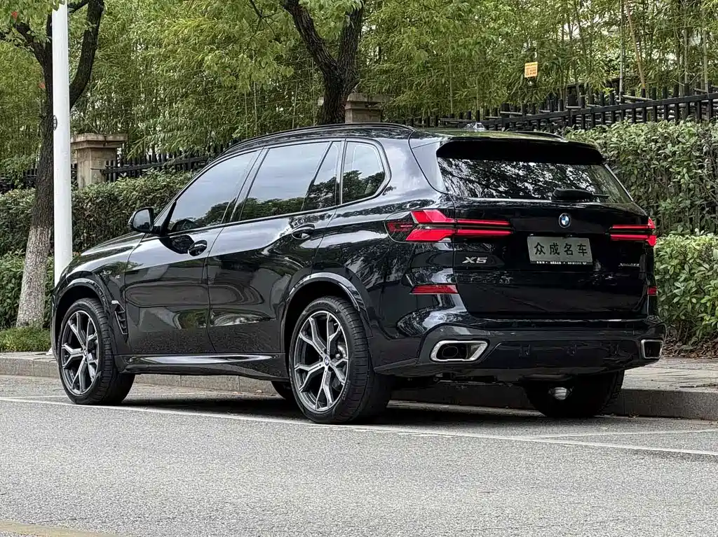 BMW X5 2023 xDrive 30Li Premium M Sport