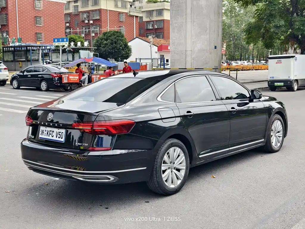 Volkswagen Passat — миниатюра 12