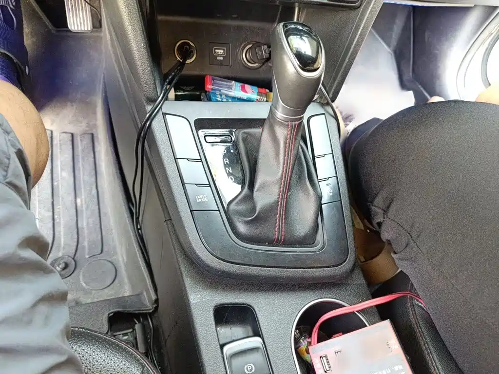 Hyundai Elantra — миниатюра 7