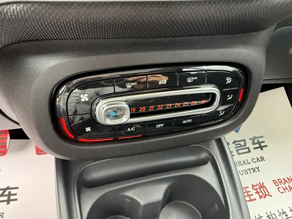 smart Smart Fortwo — миниатюра 12