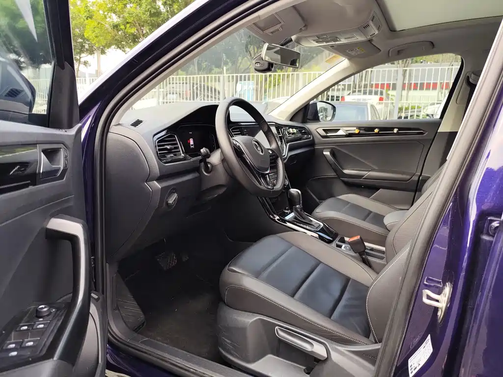 VOLKSWAGEN T ROC EXPLORING SONGS