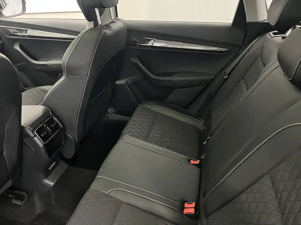 Skoda Karoq — миниатюра 10