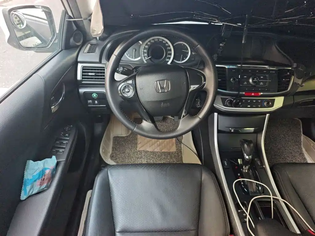 Honda Accord — миниатюра 11
