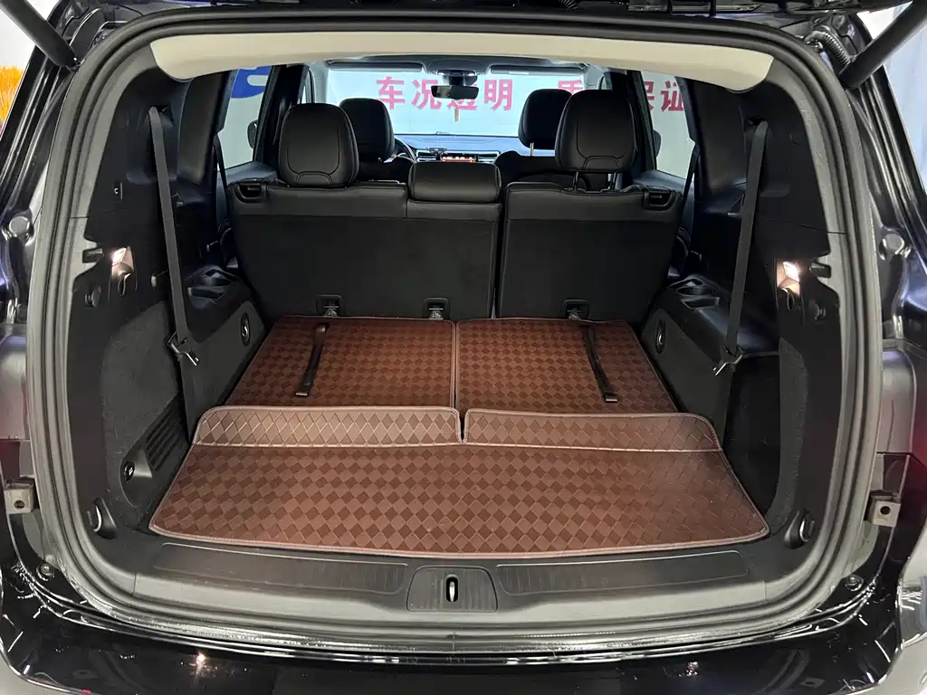 JEEP GRAND COMMANDER