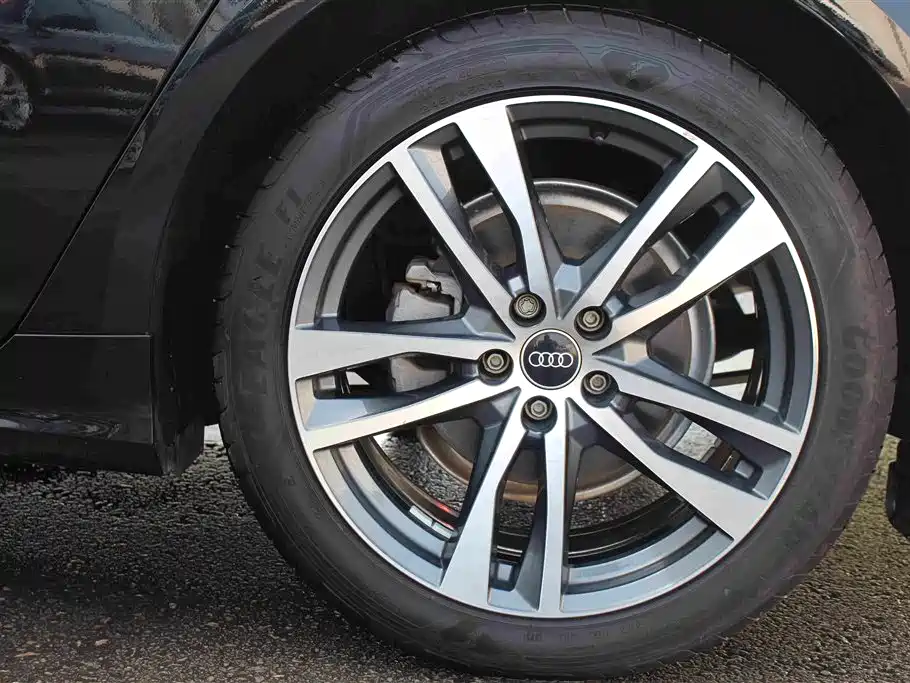 Audi A6L 2023 40 TFSI Luxury