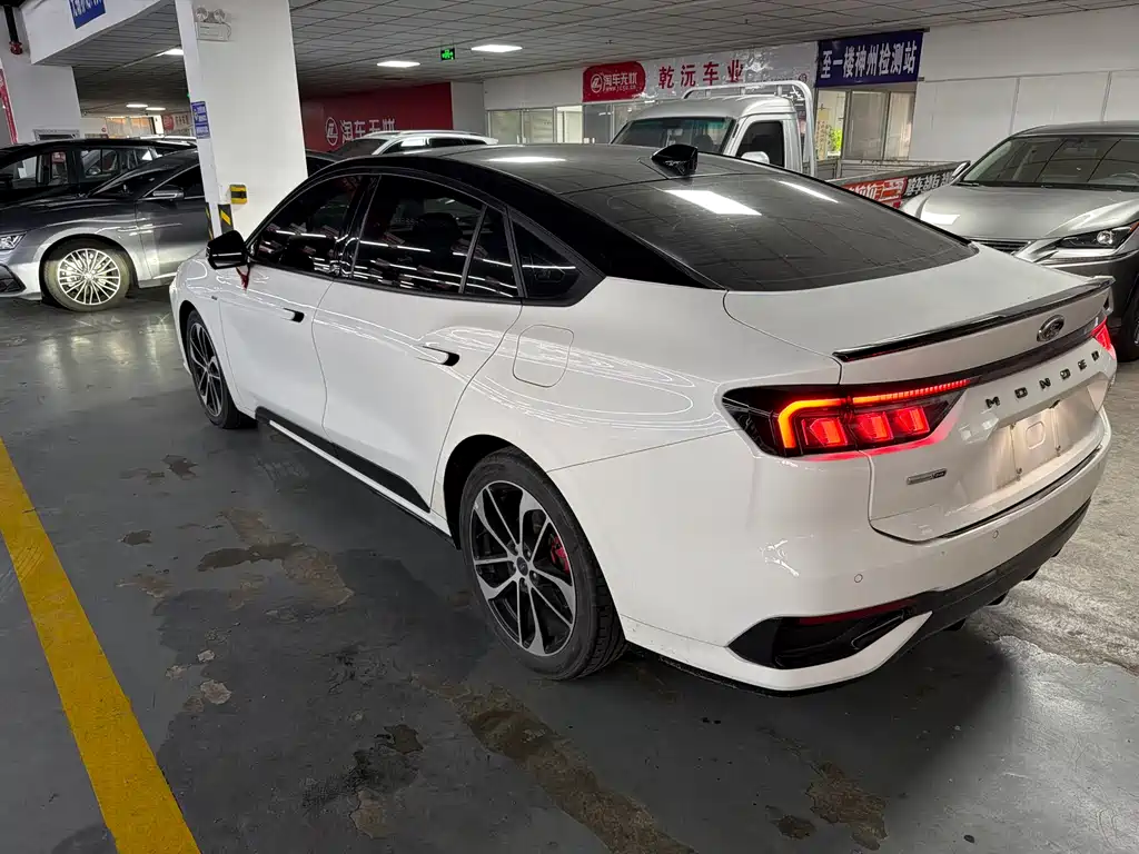 Ford Mondeo 2023 EcoBoost 245 ST-Line