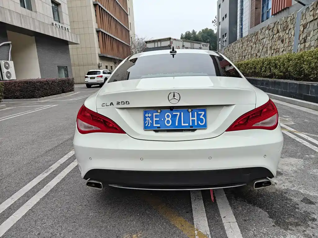 MERCEDES-BENZ CLA