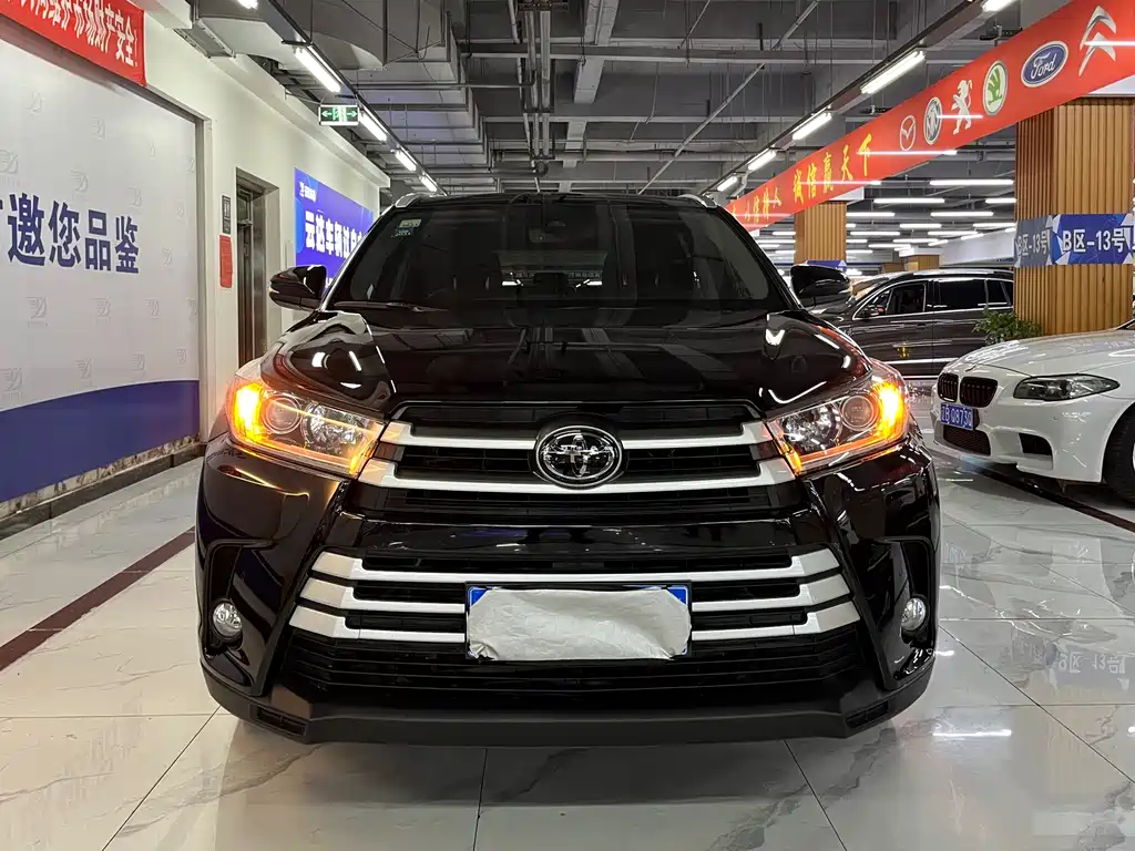 TOYOTA HIGHLANDER