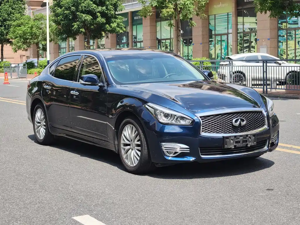 Infiniti Q70 — миниатюра 3