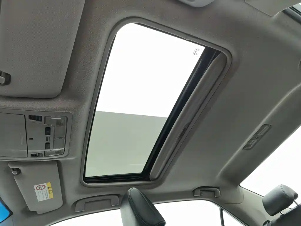 Toyota Camry — миниатюра 14
