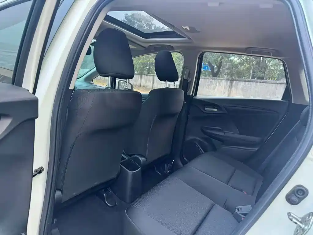 Honda Fit — миниатюра 6