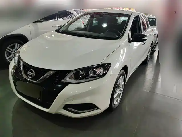 Фотография NISSAN TIIDA