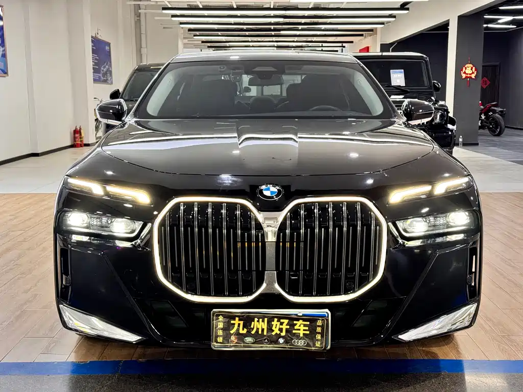 BMW 7 Series 7 2023 735Li M Sport