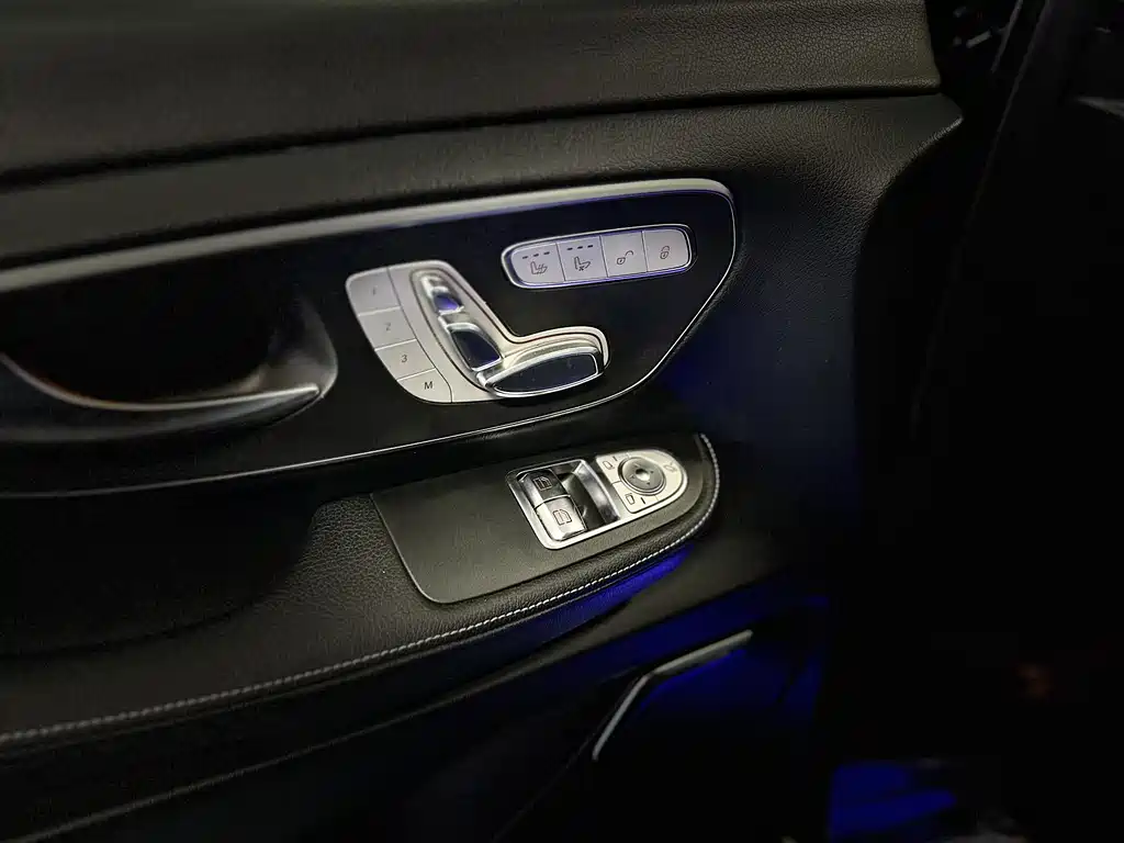 MERCEDES-BENZ V CLASS