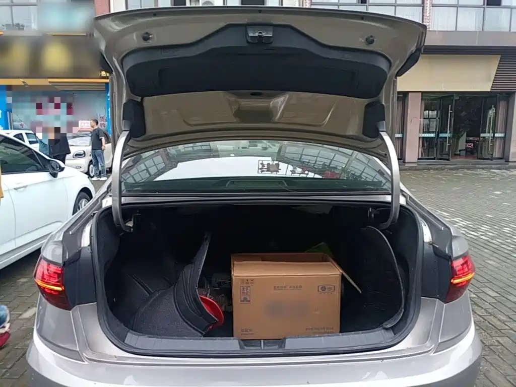 Volkswagen Sagitar — миниатюра 19