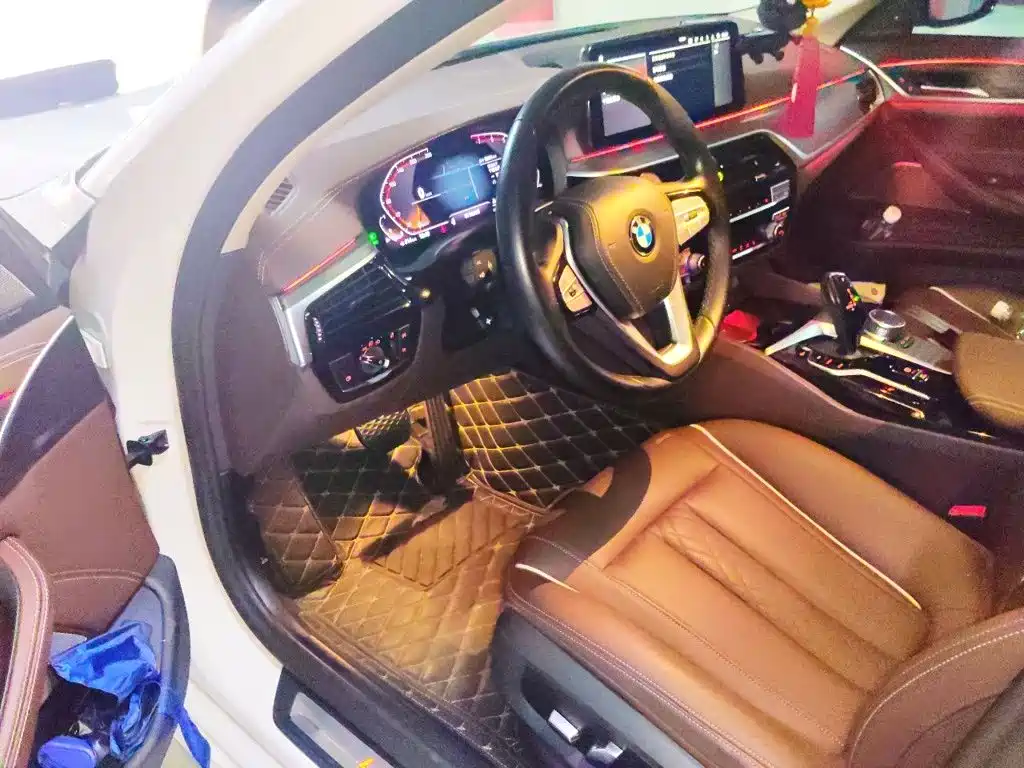 BMW 5 Series — миниатюра 17