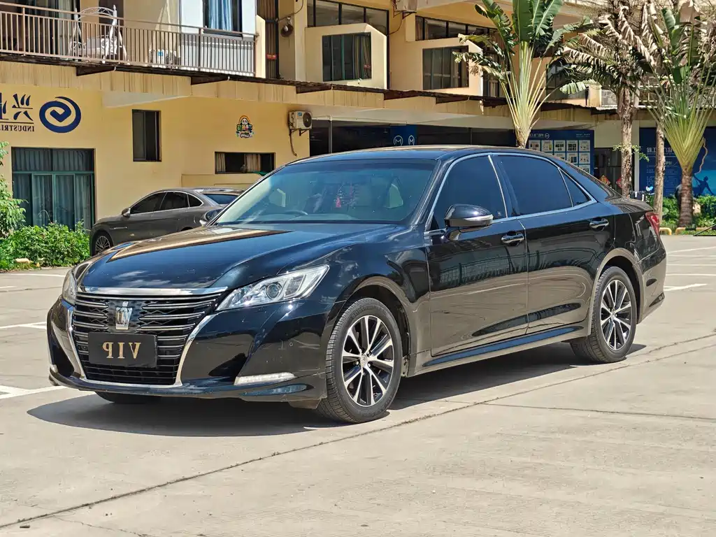 Toyota Crown — миниатюра 10
