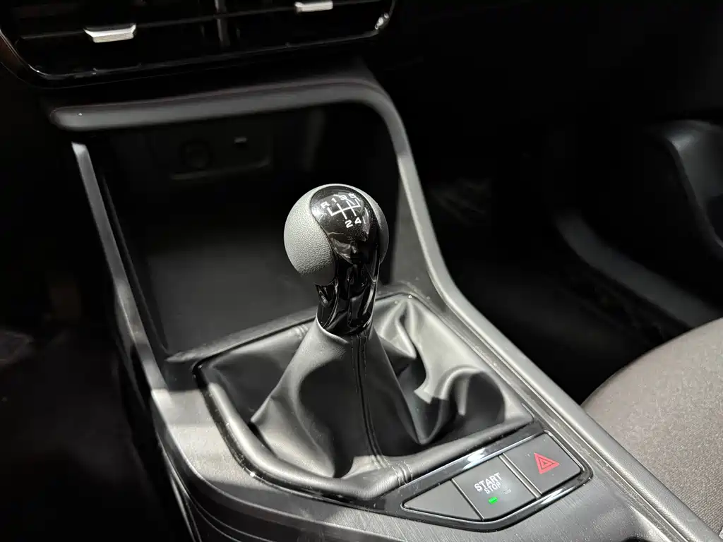 Roewe i5 — миниатюра 9